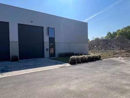 nieuw magazijn unit 8a te huur in kmo park