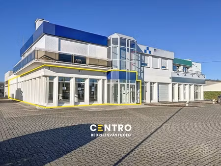 schitterend gelegen kantoor/winkelruimte (aaa-locatie met top visibiliteit !) te roeselare