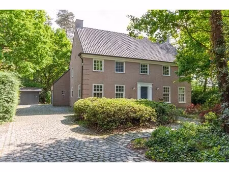 ruime villa nabij centrum zandhoven.