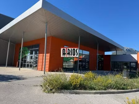vente local d’activités la farlede 83210 290m²