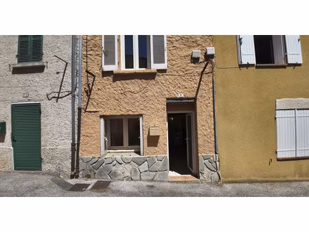 maison de village t3 60 m² (73 m² au sol)  exposée sud-ouest. cave voûtée