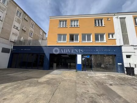 location commerce le mans 72000 220m²