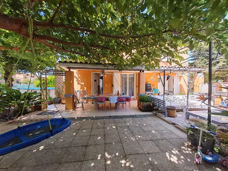 vente villa 5 pièces  93.00m²  la crau