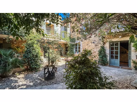 vente maison 7 pièces 250 m² uzès (30700)
