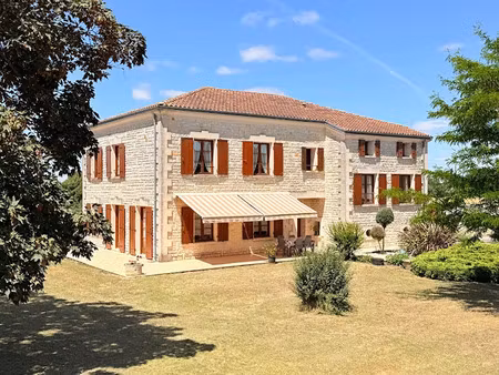 vente maison 6 pièces 200 m² à angouleme (16000)  398 000 €