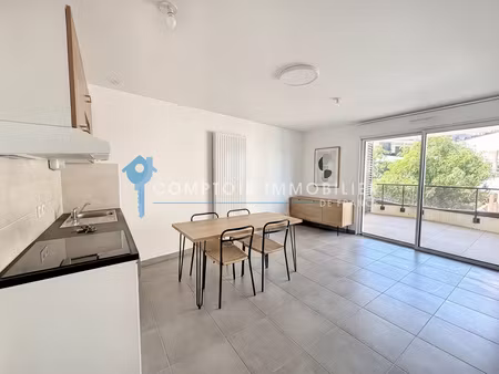 a vendre - appartement 2 pièces 44 m2- terrasse- 2 places de