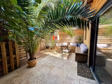 t2 vide avec grande terrasse