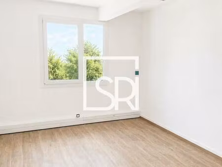 location bureaux 76 m²
