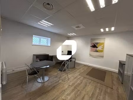 location bureaux 32 m² à 518 m²