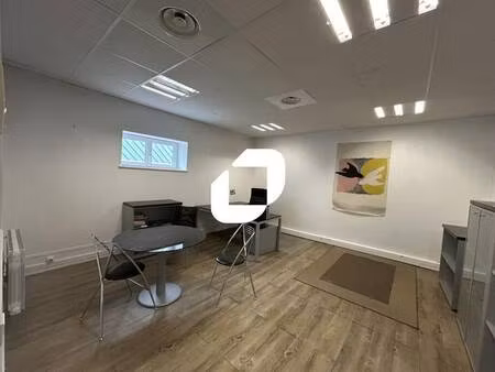 location bureaux 32 m² à 692 m²