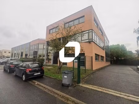 location bureaux 946 m²