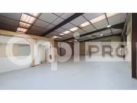 vente local d’activités verneuil-l’etang 77390 205m²