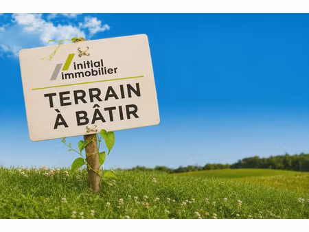 terrain à bâtir de 985 m2 dans un hameau saint-paterne-rac