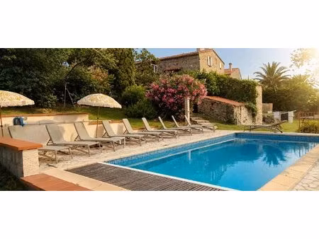 mas catalan du xve siècle rénové avec piscine et appartement indépendant