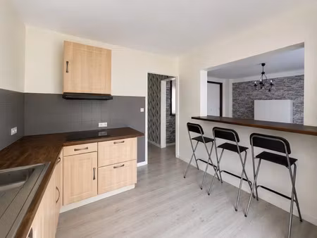 location maison 5 pièces 93m2 charleville-mézières 08000 - 747 € - surface privée