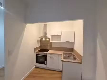 location appartement marcillac-vallon 12330 - - surface privée