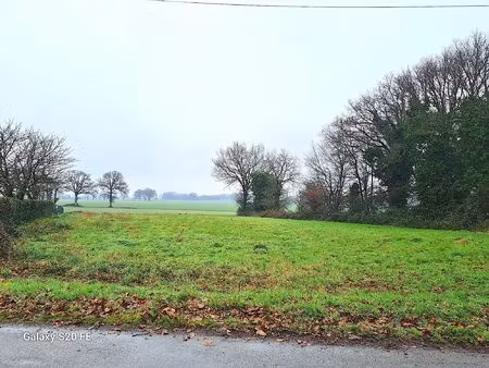 terrain de 1018 m² proche de torcé