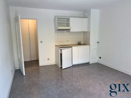 a louer sassenage - joli studio de 23.80m² au 1er étage avec b