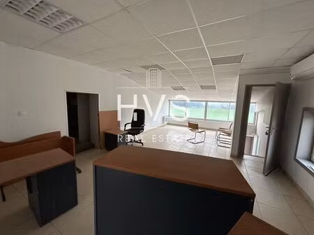 location bureaux 97 m²