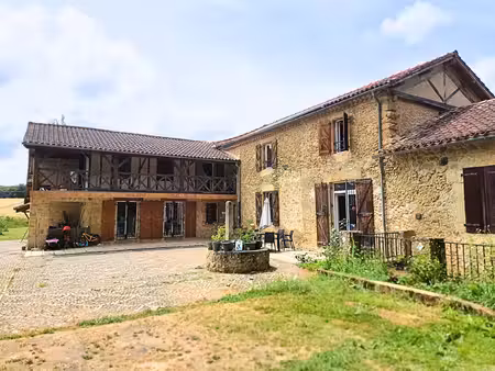 maison 231m2 sur 8300m2 de terrain
