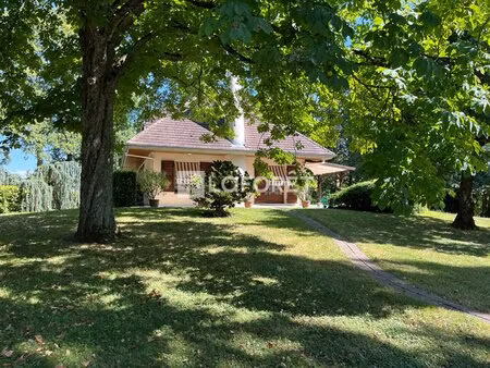 villa 234 m² à louhans sur plus de 8000m² de terrain