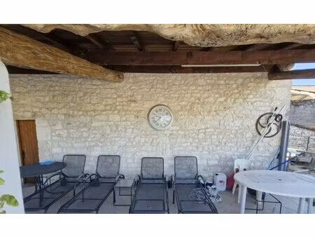 emsemble de 2 maisons de village et jardin avec piscine