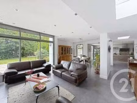 vente maison à saint-erblon (35230) : à vendre / 243m² saint-erblon