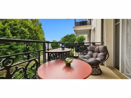jardin parisien – 3 pièces avec balcon au calme  parking