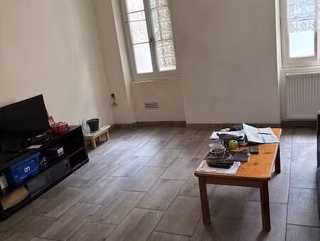 villeneuve la guyard  maison composée de deux logements