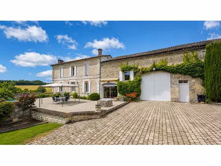 vente maison 9 pièces 242 m² à champniers (16430)  480 000 €