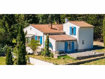 maison avec terrasse goult (84)