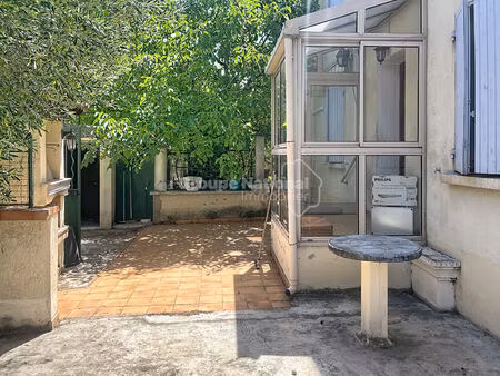 courthezon . maison 150 m2. 4 chambres . dependances . garage.