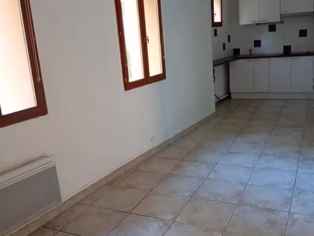 location appartement 2 pièces 40 m² à la farlède (83210)