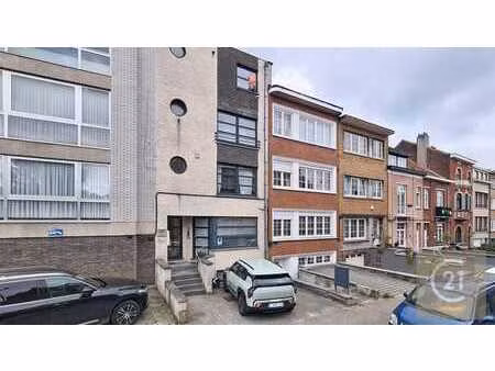 duplex lumineux de 3 chambres avec terrasse