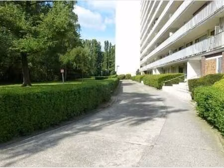 spacieux appartement de 3 chambres avec terrasses +- 24m²