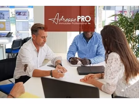 location commerce la rochelle 17000 30m²