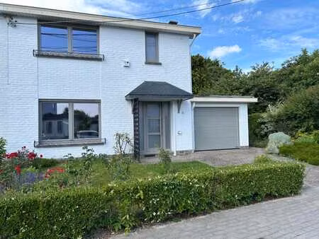 maison spacieuse avec jardin entièrement rénovée