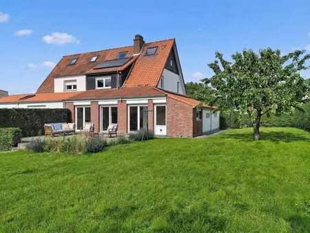 grande maison avec 4 chambres et jardin