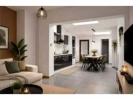 une maison idéale pour débuter  avec 3 chambres  à bost