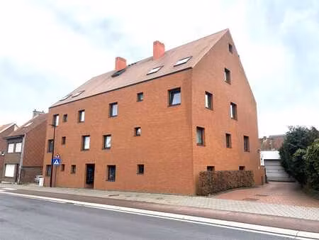 beau duplex avec terrasse et parking exterieur pour voiture