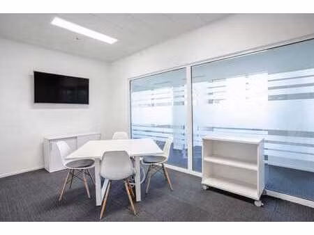 espace de bureau privé pour 4 à regus the meadow