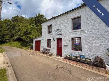 maison en pierre avec garage idéalement située