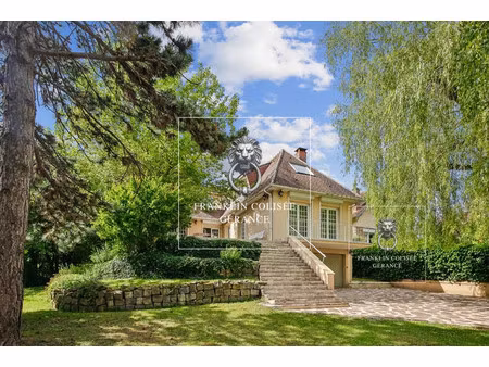 maison de luxe à louer à mareil-marly