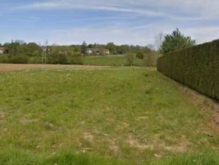 terrain constructible 2650m² à beaumont