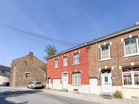 spacieuse maison à rénover avec jardin et petit garage !