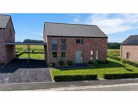 ? lot 6 - maison neuve 4 façades avec carport à vendre !