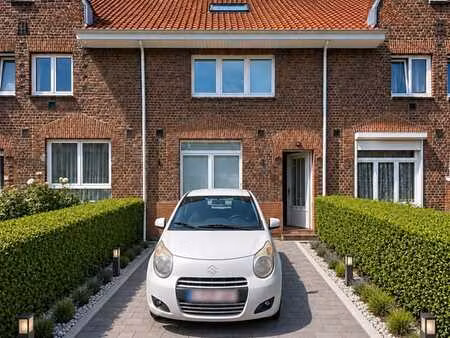 belle maison de 3 chambres rénovée en 2025 avec jardin.
