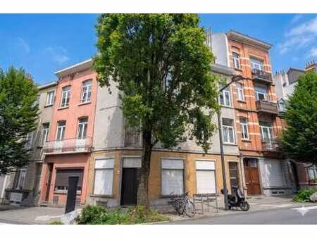 quartier saint-antoine - immeuble mixte à vendre