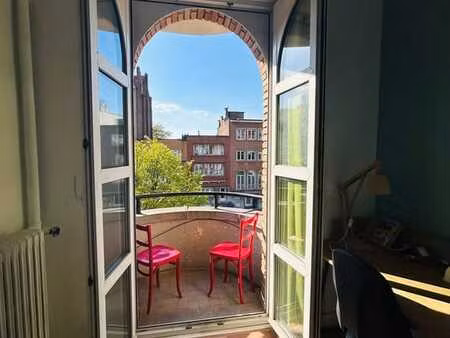 appartement spacieux 2 chambres avec petit balcon à louer