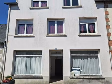 ancien commerce avec appartement